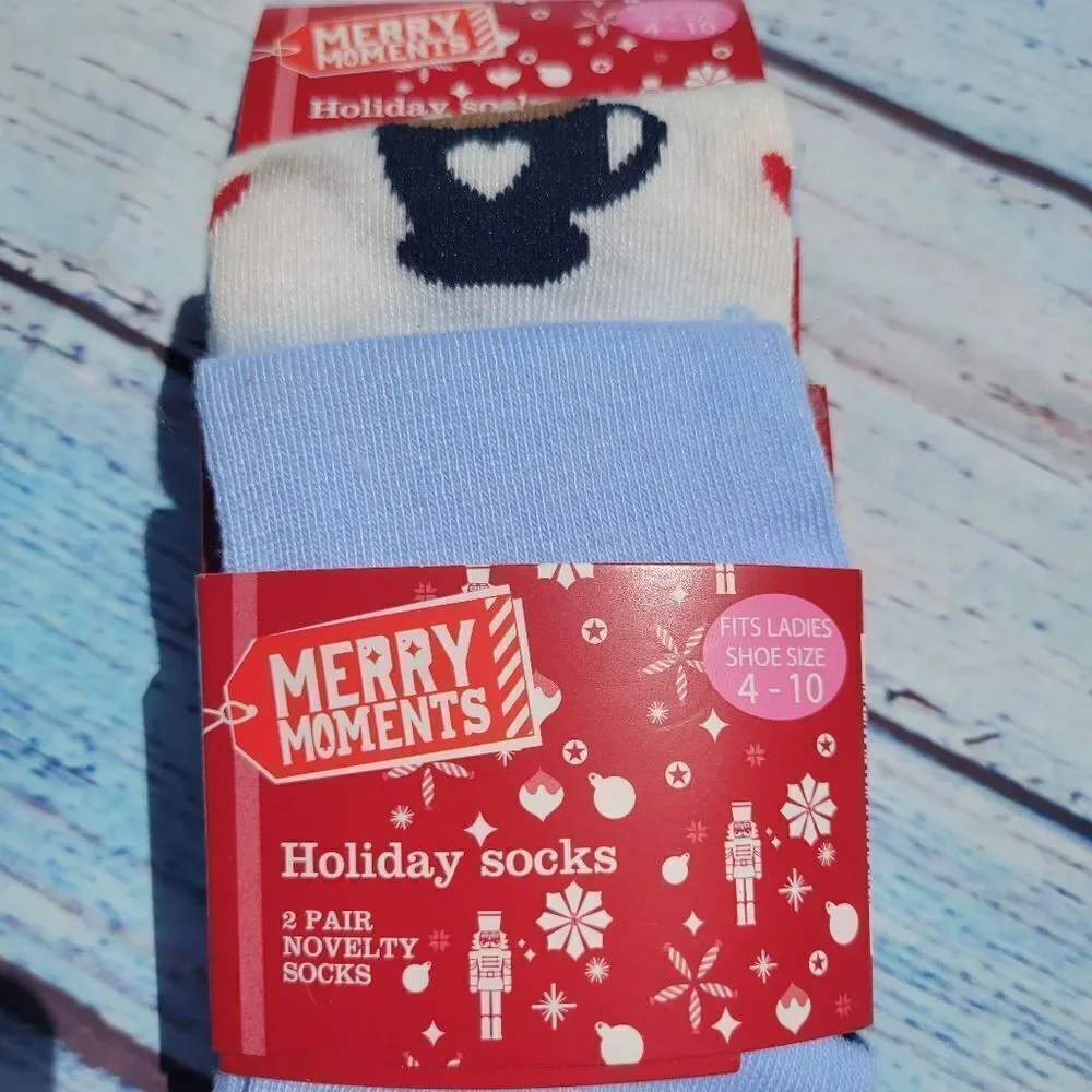 Merry Moments Women's Blue Christmas Holiday Novelty Socks 2 Pair Size 4-10 NWT